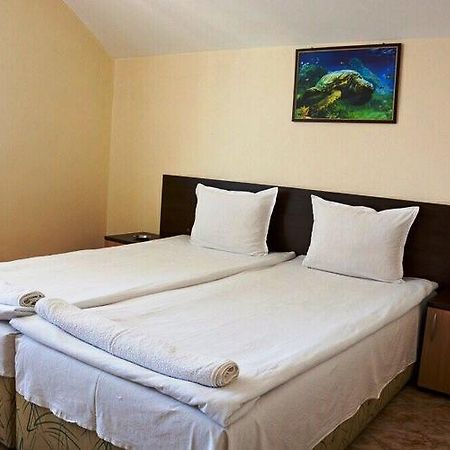 Guest House Jumbo Ахелой Екстериор снимка