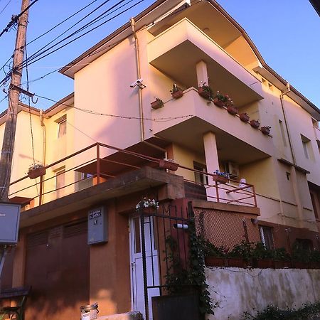 Guest House Jumbo Ахелой Екстериор снимка