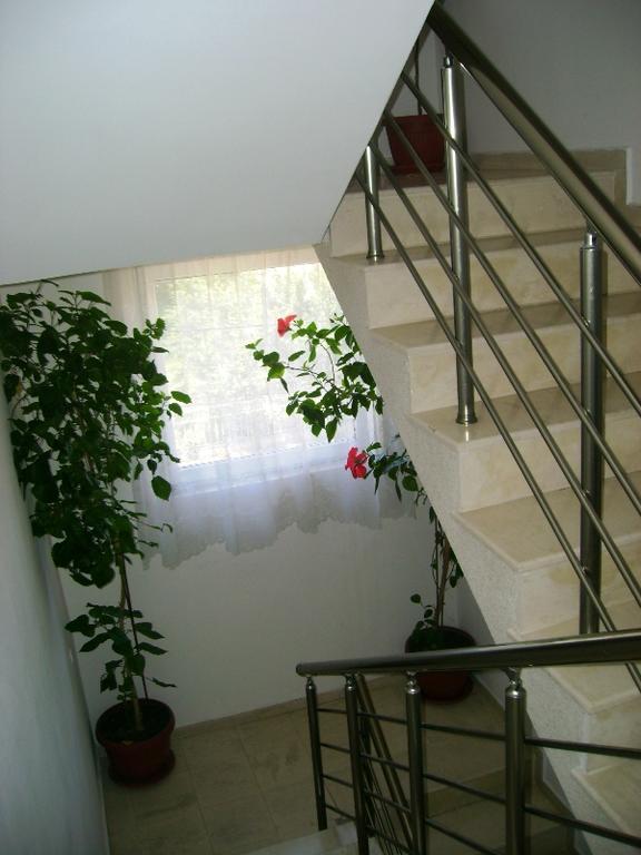 Guest House Jumbo Ахелой Екстериор снимка