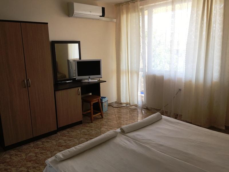 Guest House Jumbo Ахелой Екстериор снимка