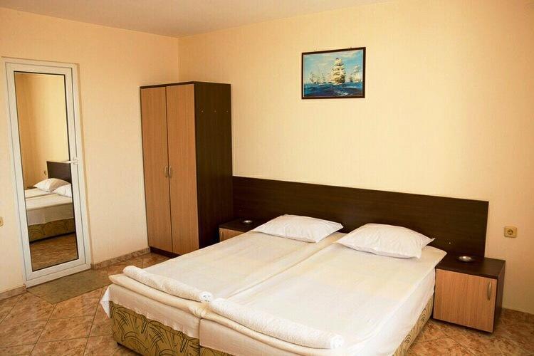 Guest House Jumbo Ахелой Екстериор снимка